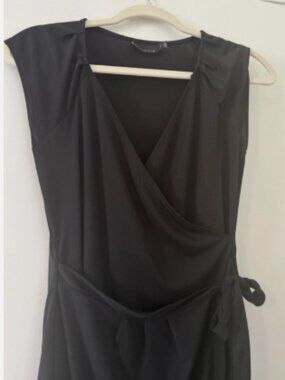 The Limited Solid Black Wrap Dress V-Neck Sleeveless Knee Length Womens S